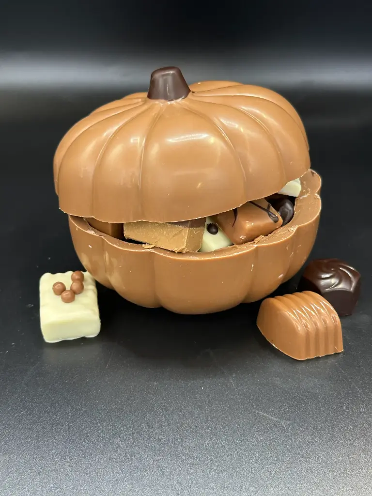 *Pompoen gevuld met 250g pralines