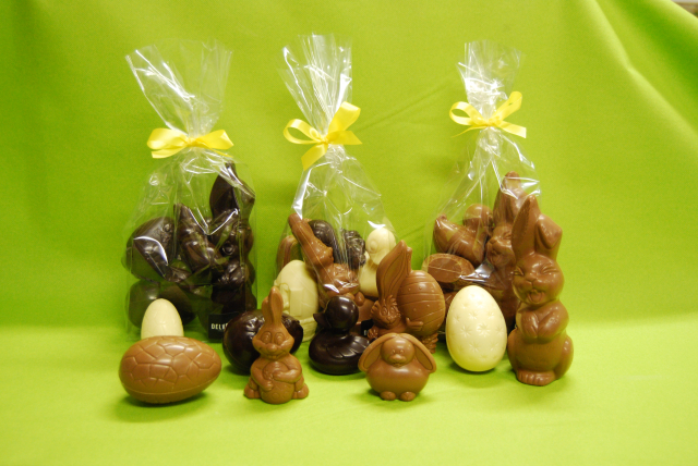 * Assortiment zoekeieren en paasfiguurtjes 320g