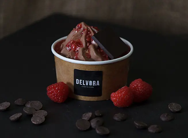 * Gelato ijs - 80% chocolade met framboos