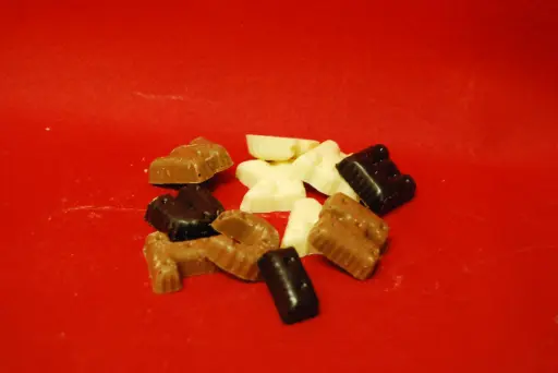 * Caraques 200g Lettertjes